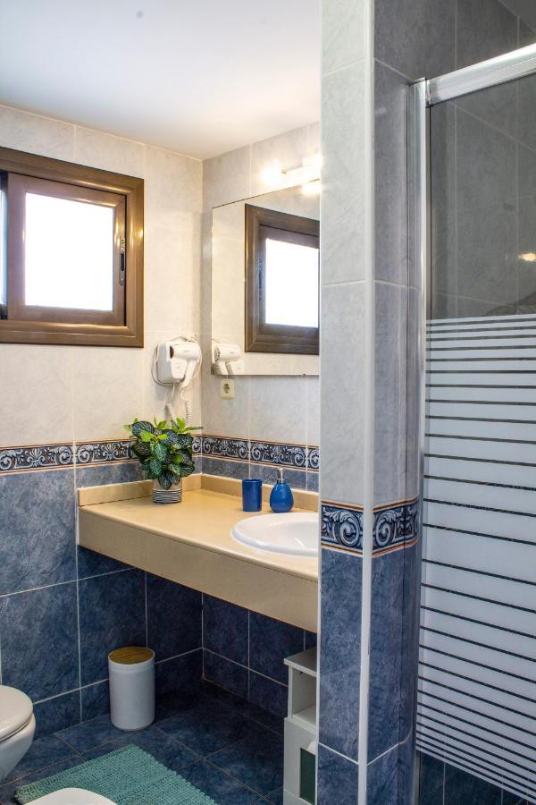 קורלחו Villa Sol Y Paz, Espacioso Jardin Y Aparcamiento מראה חיצוני תמונה